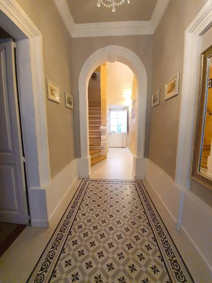 Seven Villa Sliema 0*,