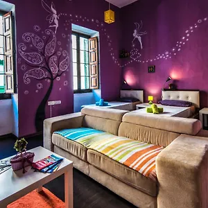 https://five-trees.hotelssaintjulians.com